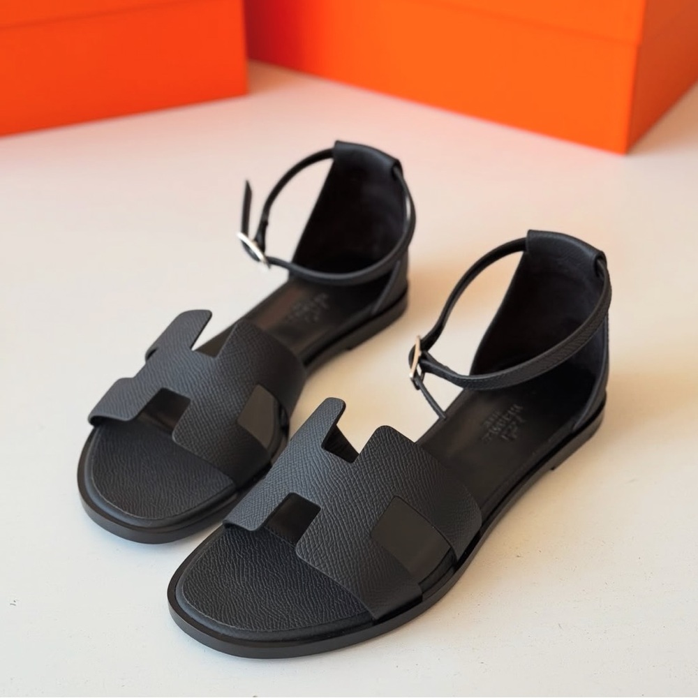 BNIB Hermes Santorini sandals